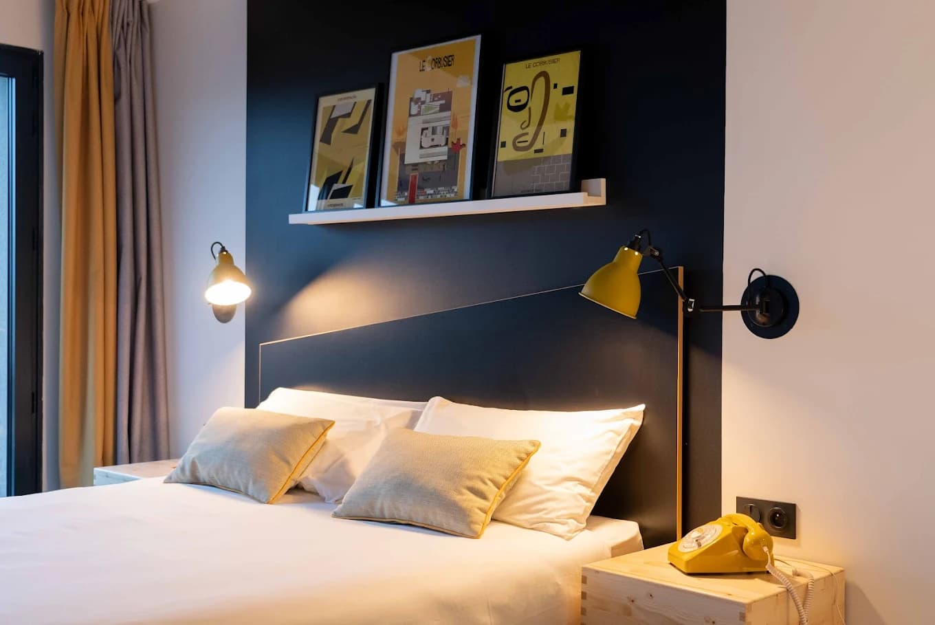 Chambre contemporaine de l'hôtel ibis Styles Dreux Centre Gare